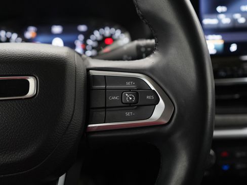 Used 2022 Jeep Compass Latitude image 25