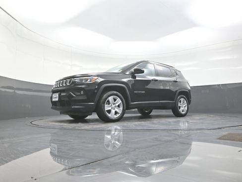 Used 2022 Jeep Compass Latitude w/ Convenience Group image 11