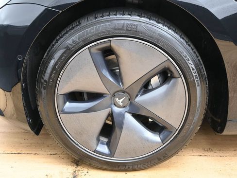 Used 2018 Tesla Model 3 Mid Range RWD image 37
