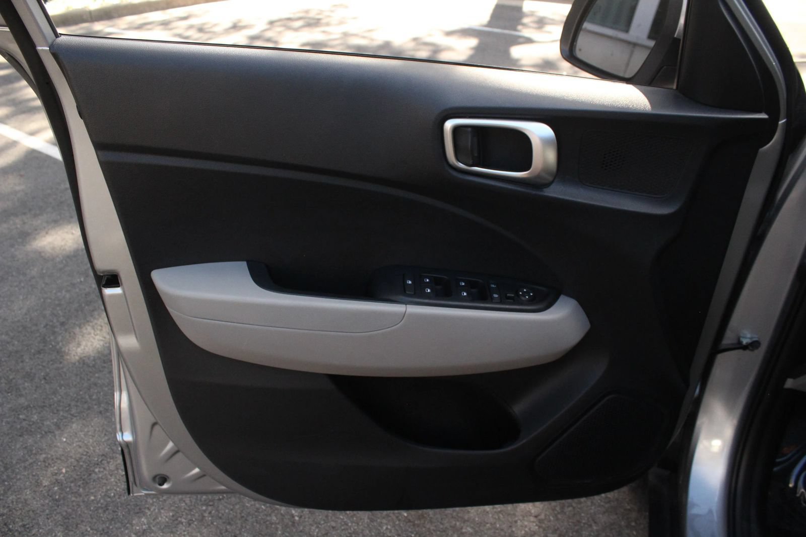 Used 2026 Hyundai Venue SEL FWD image 15