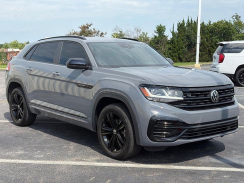 Used 2023 Volkswagen Atlas Cross Sport SEL R-Line AWD/4WD image 3