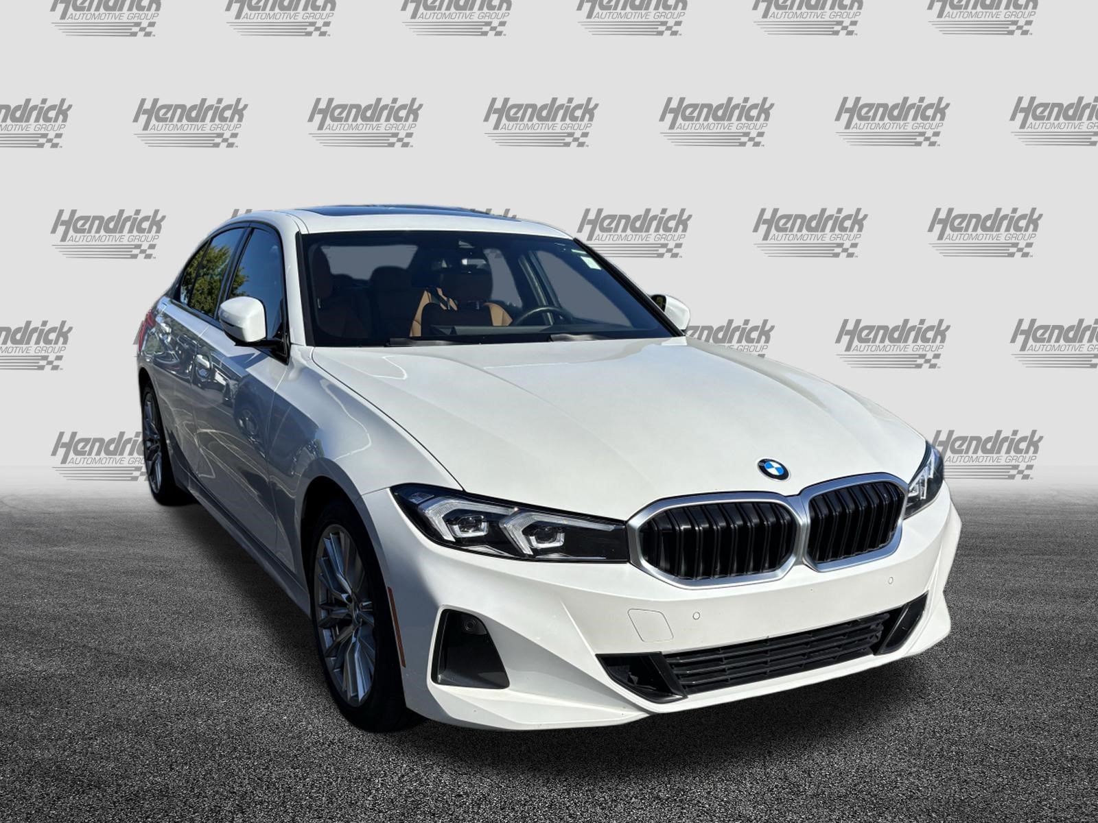 Certified 2023 BMW 330i Sedan RWD image 2