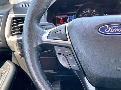 Certified 2022 Ford Edge SEL w/ Convenience Package image 10