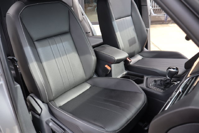 Used 2022 Volkswagen Tiguan SE R-Line FWD image 12