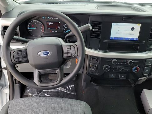 New 2025 Ford F250 XLT image 12