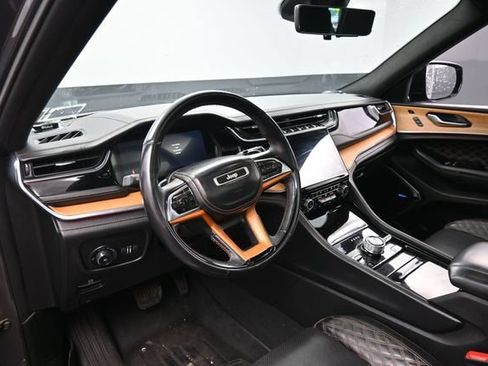 Used 2024 Jeep Grand Cherokee L Summit AWD/4WD image 17