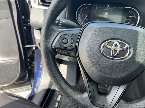 Used 2024 Toyota RAV4 XLE w/ Convenience Package FWD image 16