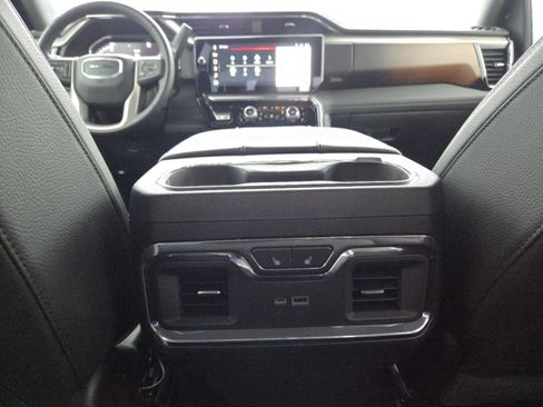 Used 2025 GMC Sierra 2500 Denali w/ Technology Package image 29