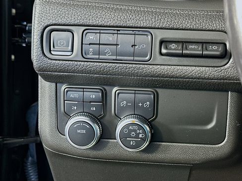 Used 2021 GMC Yukon XL Denali AWD/4WD image 10