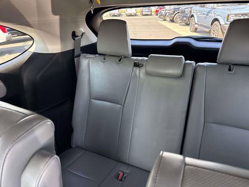 Used 2022 Toyota Highlander Limited image 14
