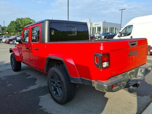 Used 2024 Jeep Gladiator Sport AWD/4WD image 6