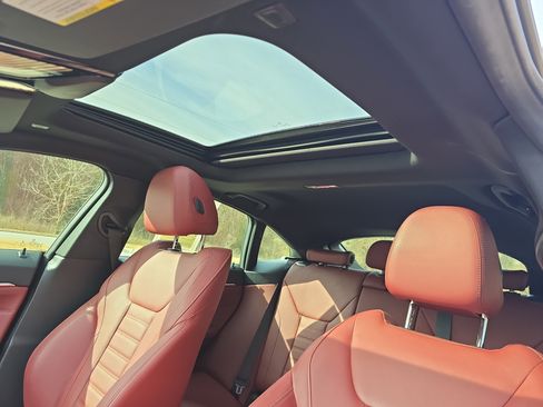 Used 2022 BMW i4 eDrive40 image 29