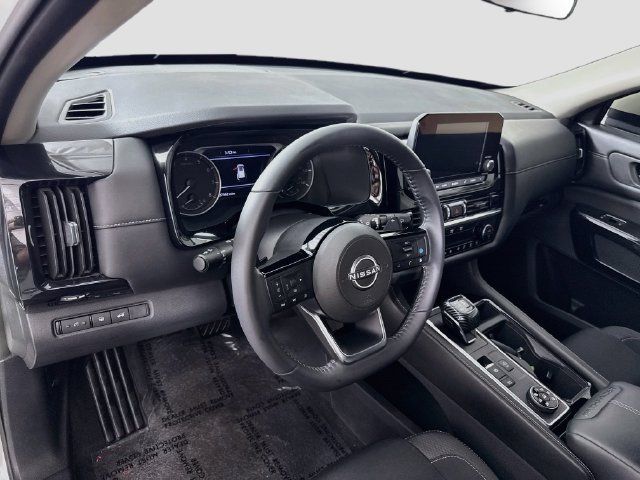 Used 2023 Nissan Pathfinder SV w/ SV Premium Package AWD/4WD image 9