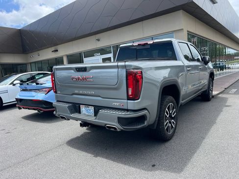Used 2024 GMC Sierra 1500 AT4 w/ Technology Package AWD/4WD image 7