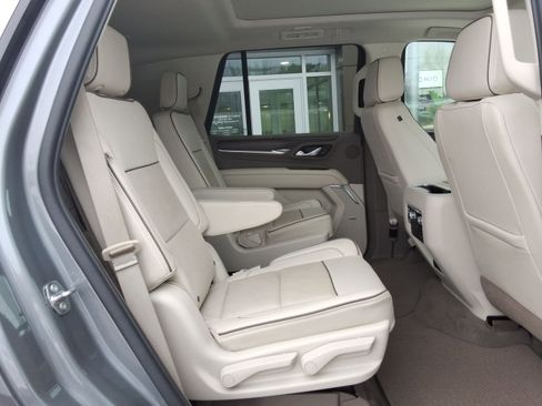 Used 2021 GMC Yukon Denali w/ Denali Premium Package image 33