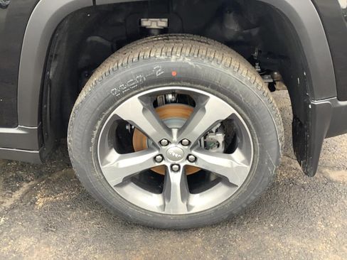 New 2026 Jeep Grand Cherokee Limited image 8