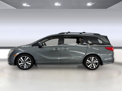 Used 2018 Honda Odyssey Elite image 2