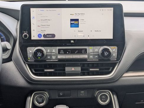 Used 2025 Toyota Grand Highlander FWD image 21