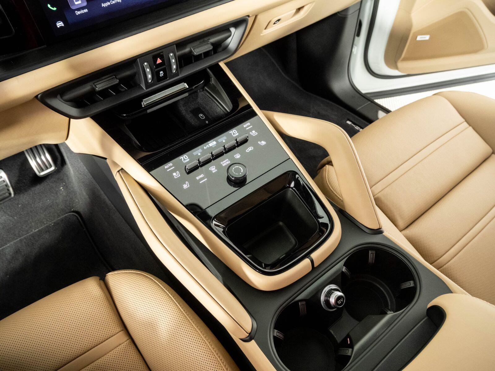 Certified 2026 Porsche Cayenne GTS AWD/4WD image 18