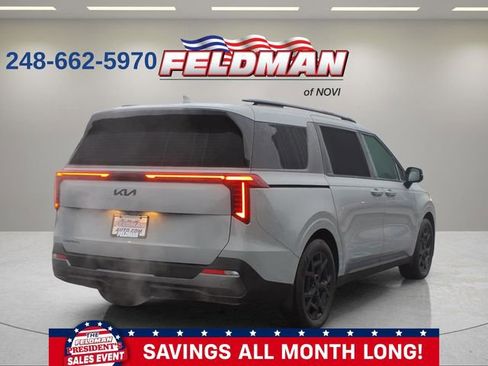 Used 2025 Kia Carnival SX Prestige image 6