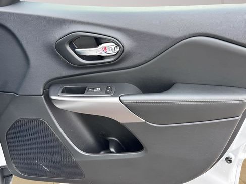 Used 2021 Jeep Cherokee Latitude Lux w/ Trailer Tow Group image 20