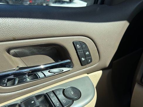 Used 2011 Chevrolet Suburban LT w/ Luxury Package image 12