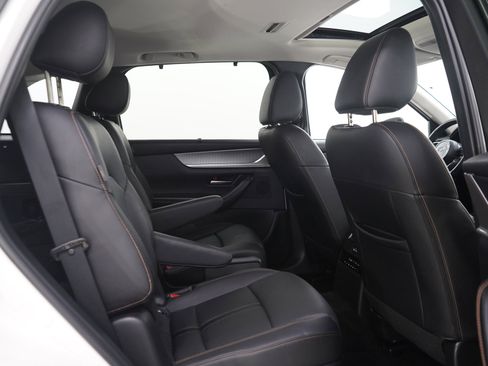 Certified 2024 MAZDA CX-90 Plug-In Hybrid w/ Preferred AWD/4WD image 13