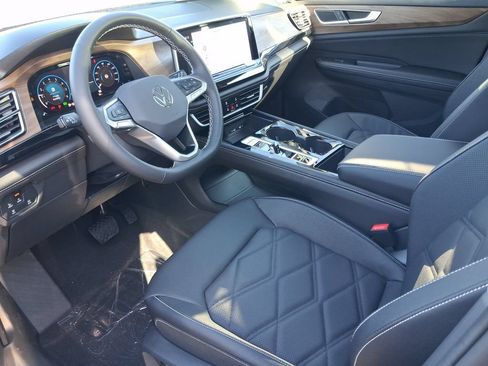 New 2026 Volkswagen Atlas SE FWD image 7
