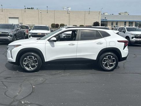 Certified 2024 Chevrolet Trax LT w/ Driver Confidence Package FWD image 4