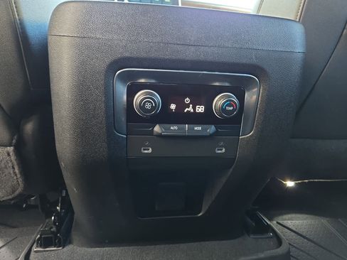 Used 2022 Chevrolet Tahoe Z71 image 23