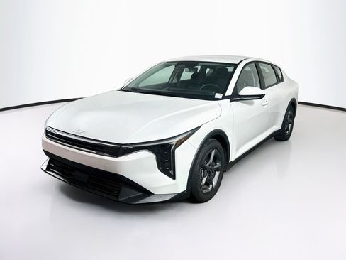 Used 2025 Kia K4 FWD image 3