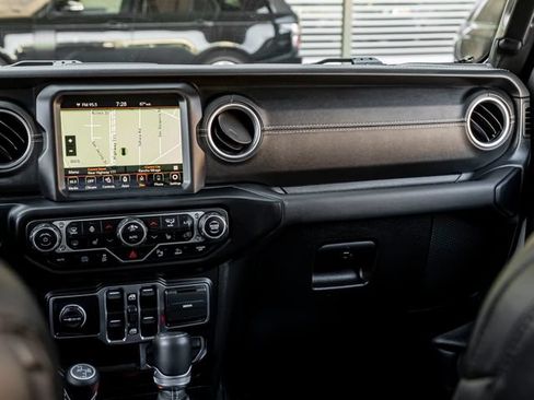 Used 2021 Jeep Wrangler Unlimited Sahara w/ Cold Weather Group AWD/4WD image 25