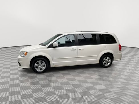 Used 2012 Dodge Grand Caravan SXT image 27