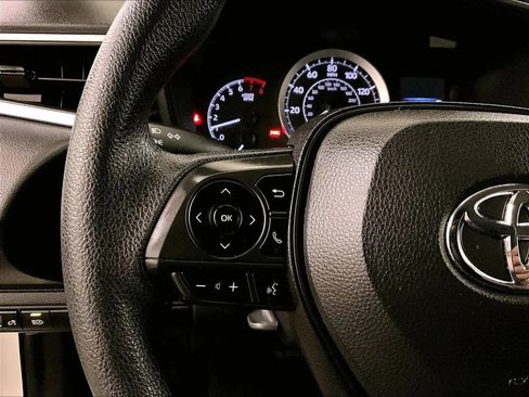 Used 2020 Toyota Corolla LE FWD image 17