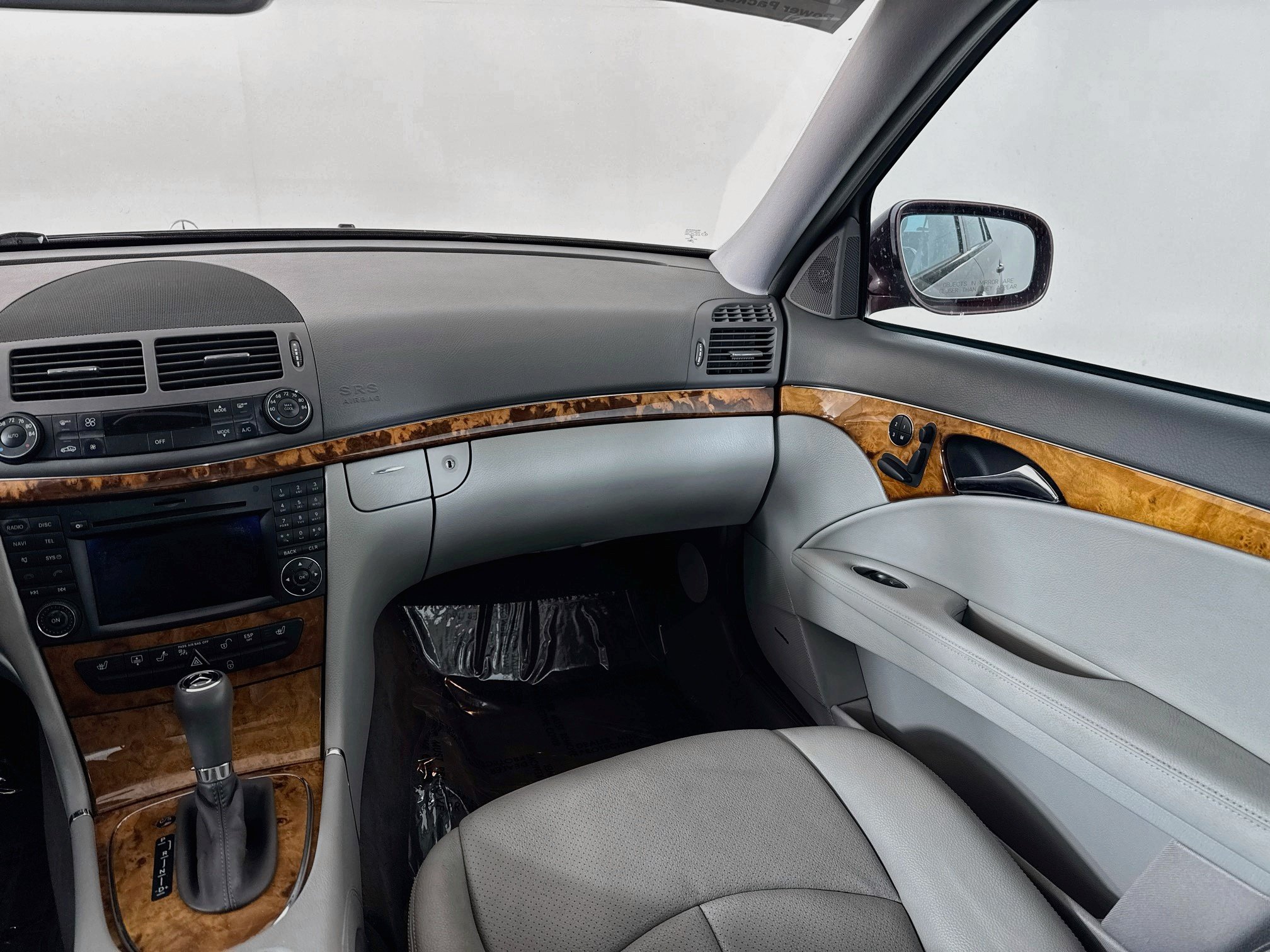 Used 2009 Mercedes-Benz E 350 4MATIC Sedan image 23