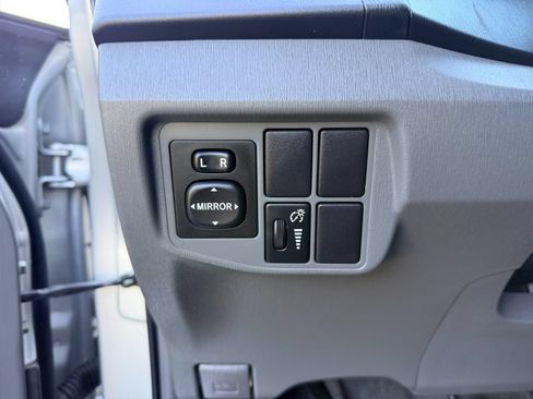 Used 2010 Toyota Prius Four FWD image 19