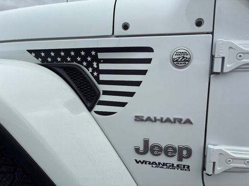 Used 2020 Jeep Wrangler Unlimited Sahara image 8