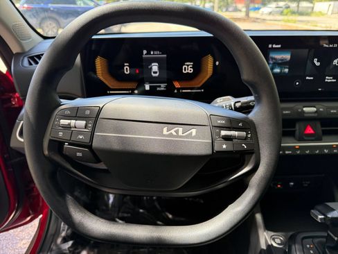 Used 2025 Kia K4 FWD image 26