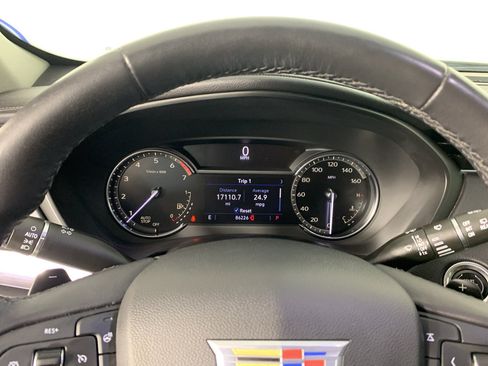 Used 2021 Cadillac XT4 Luxury w/ Cold Weather Package FWD image 22