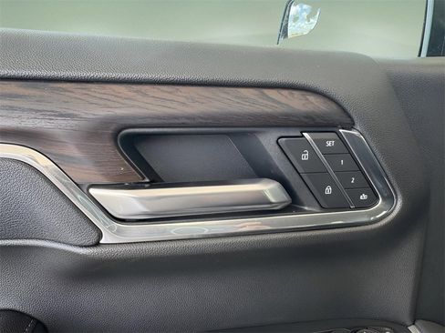 Used 2025 GMC Sierra 1500 SLT w/ SLT Premium Package image 11