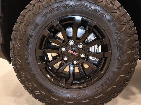 Used 2025 GMC Sierra 1500 Elevation w/ Elevation Premium Package image 44