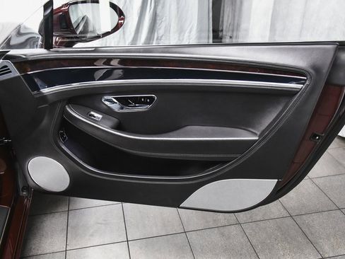 Used 2020 Bentley Continental GT image 10