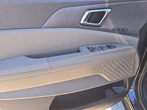 New 2026 Kia Carnival EX FWD image 18