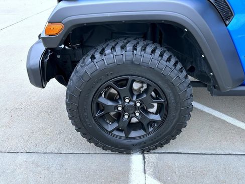 Used 2023 Jeep Wrangler Unlimited Sport AWD/4WD image 22