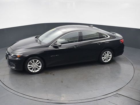 Used 2017 Chevrolet Malibu LT image 37