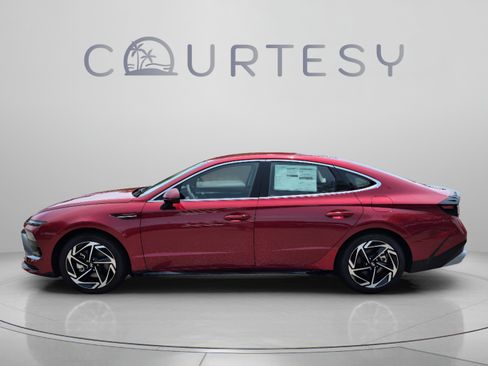 New 2026 Hyundai Sonata SEL FWD image 2