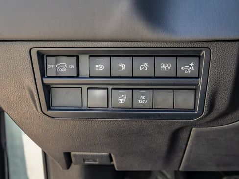 Used 2026 Toyota Sequoia Platinum AWD/4WD image 22