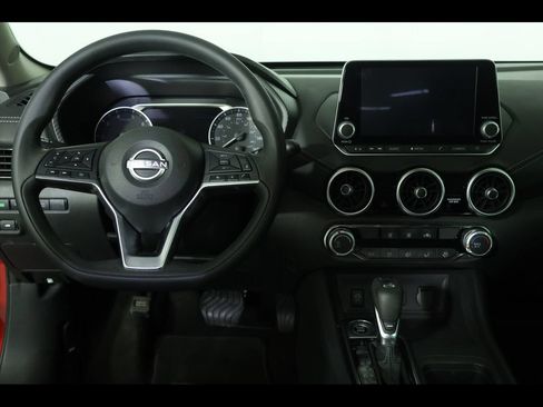 Used 2024 Nissan Sentra SV FWD image 14