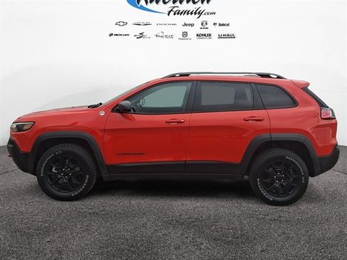 Used 2021 Jeep Cherokee Trailhawk image 2