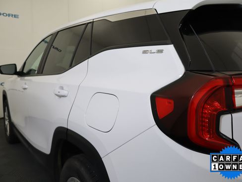Used 2024 GMC Terrain SLE FWD image 11